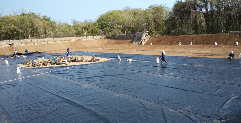 Smooth 0.5 mm/0.75mm Aquaculture HDPE pond liner